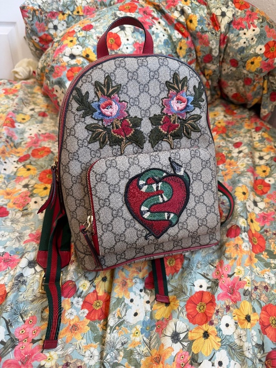 Gucci GG Supreme Kingsnake Floral Embroidered Backpack Beige Red Authentic main image 5